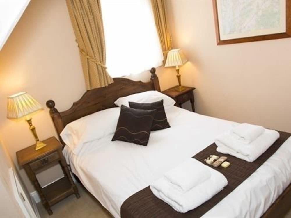 High Corner Inn
