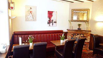 Red Lion & Cellar Room
