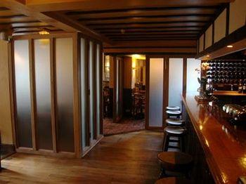 Red Lion & Cellar Room