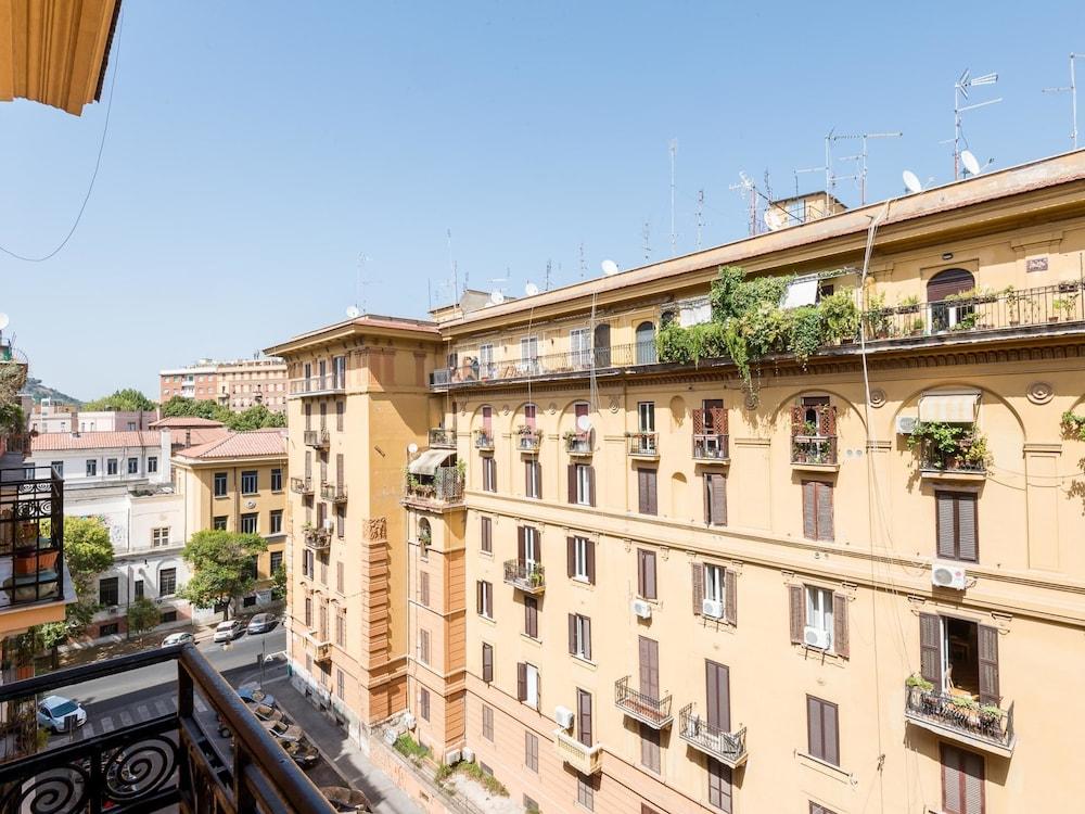 RSH Vatican Comfortable Sunny Apartment 
