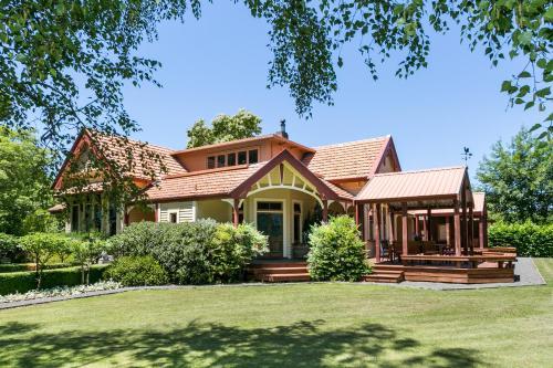 Hawthorne Country House