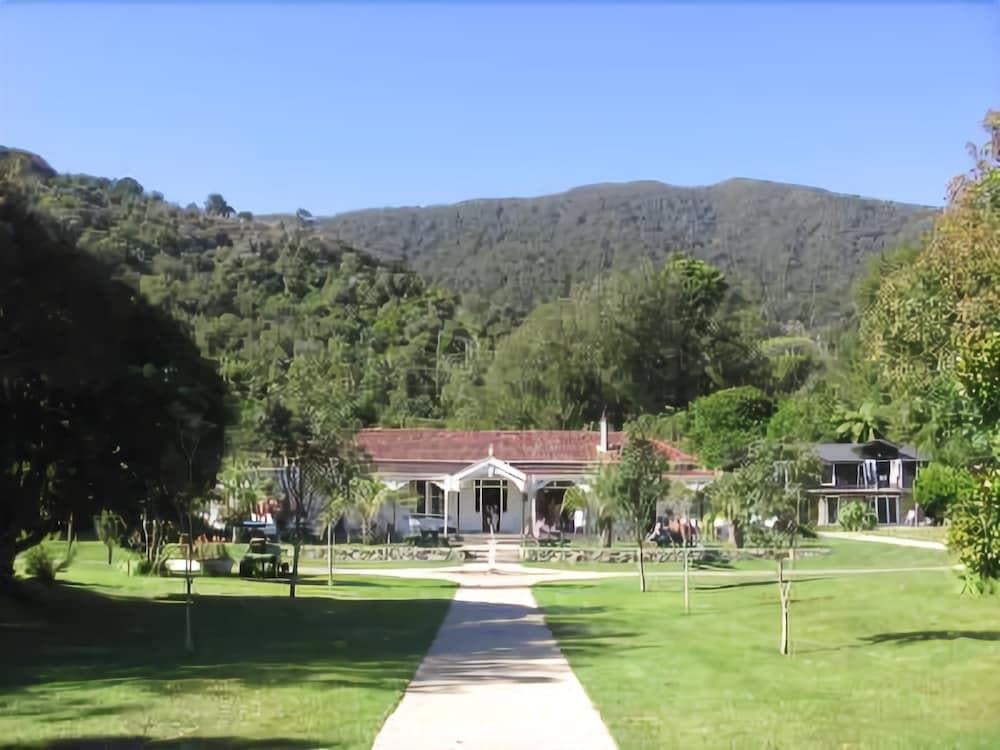 Furneaux Lodge