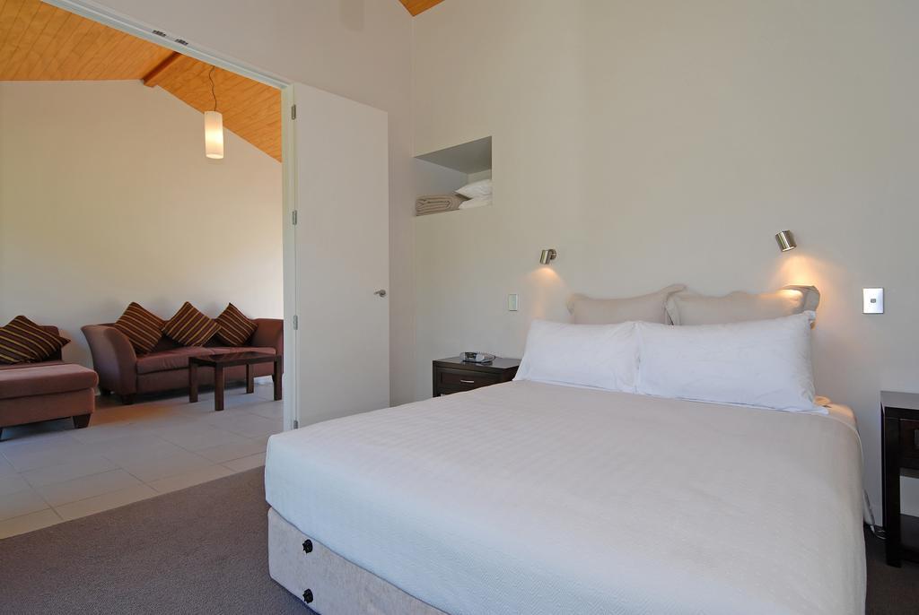 Furneaux Lodge