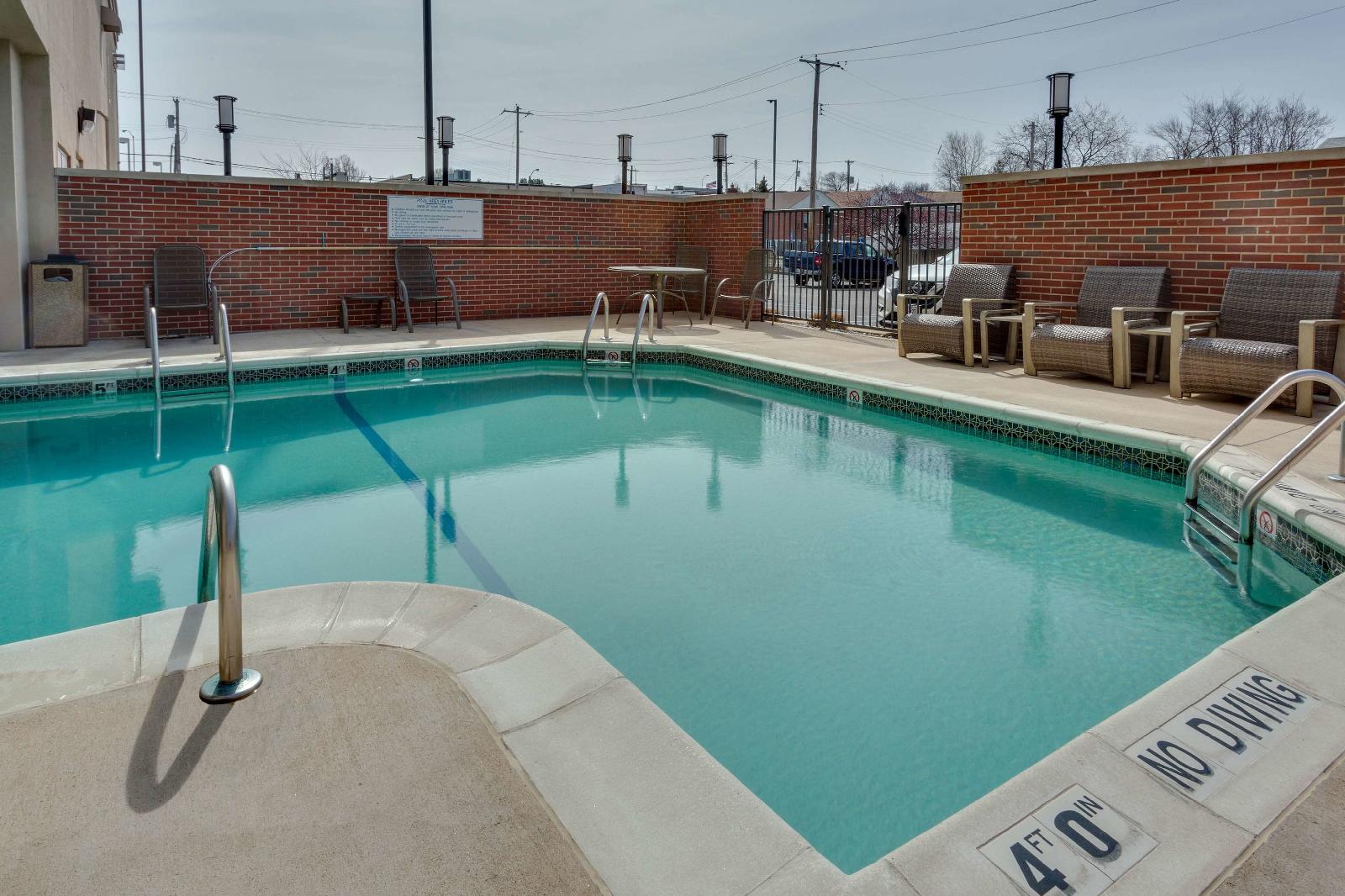 Drury Inn & Suites St. Louis Forest Park
