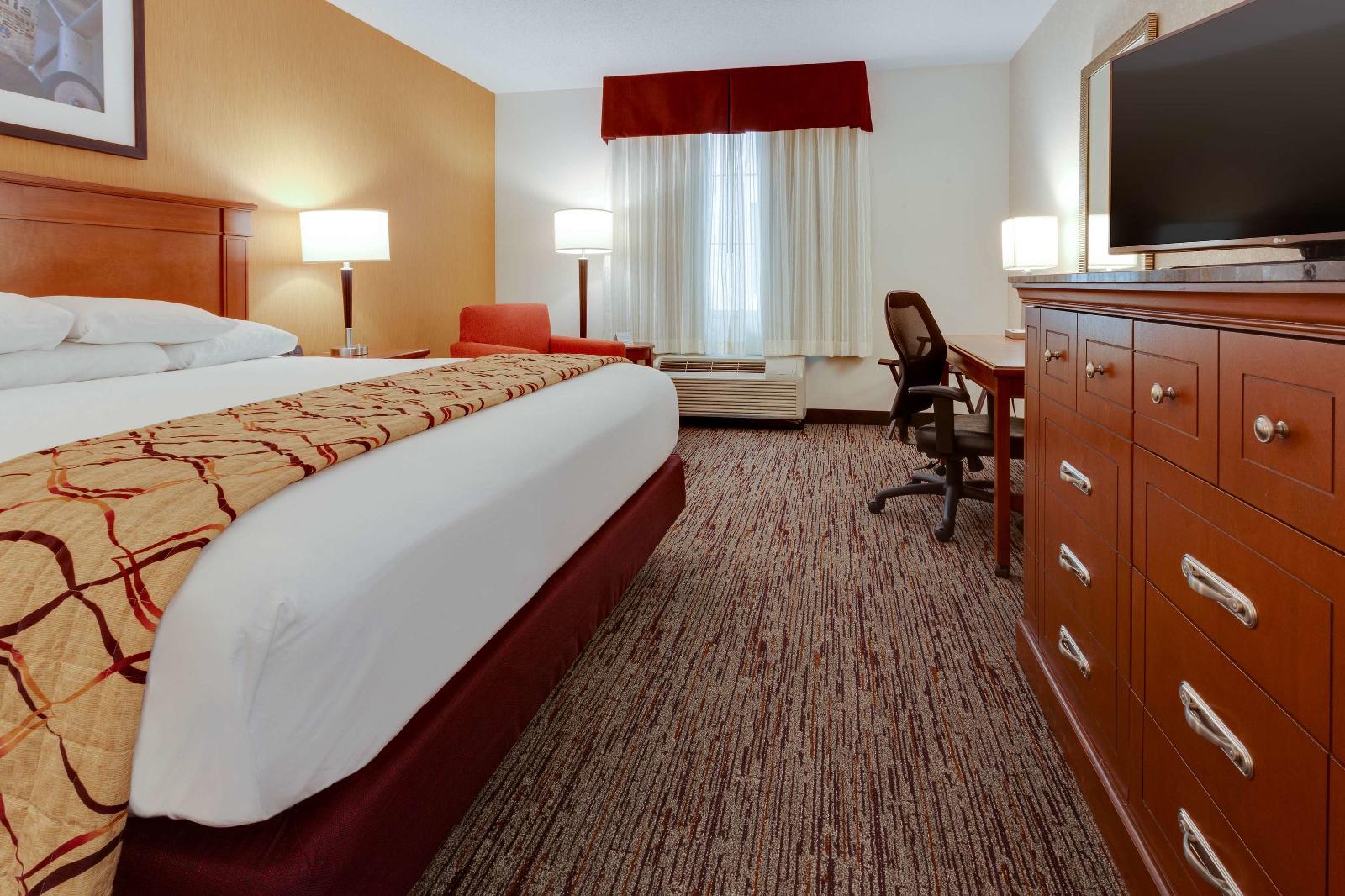 Drury Inn & Suites St. Louis Forest Park