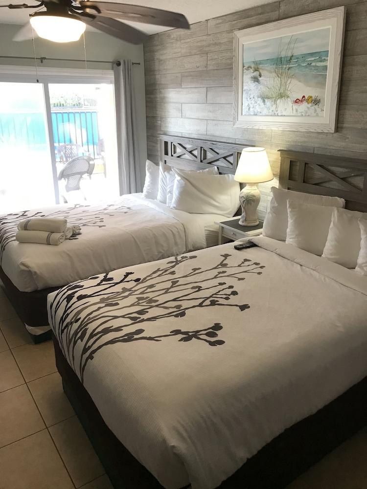 Schooner Hotel