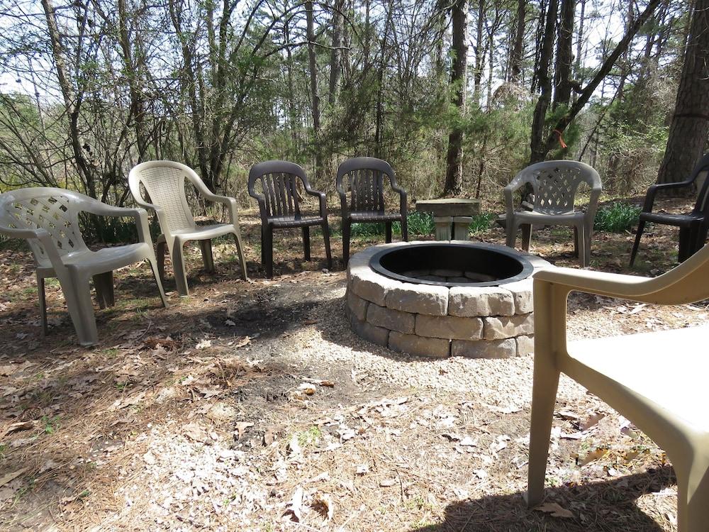 Tall Pines Inn