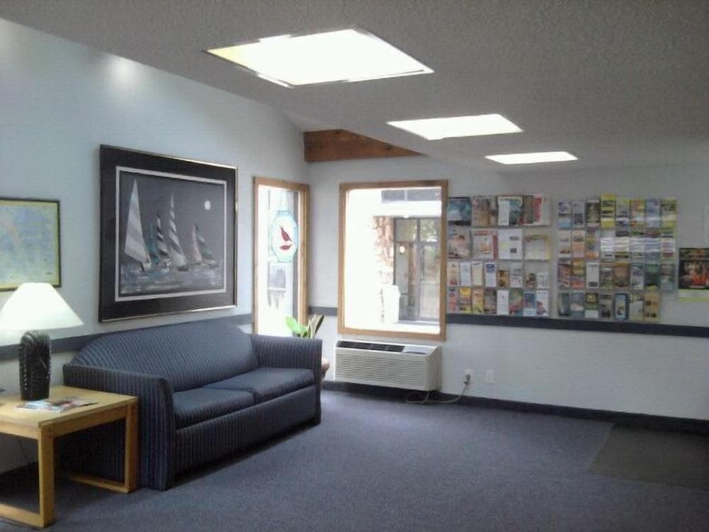 Quail's Nest Inn & Suites