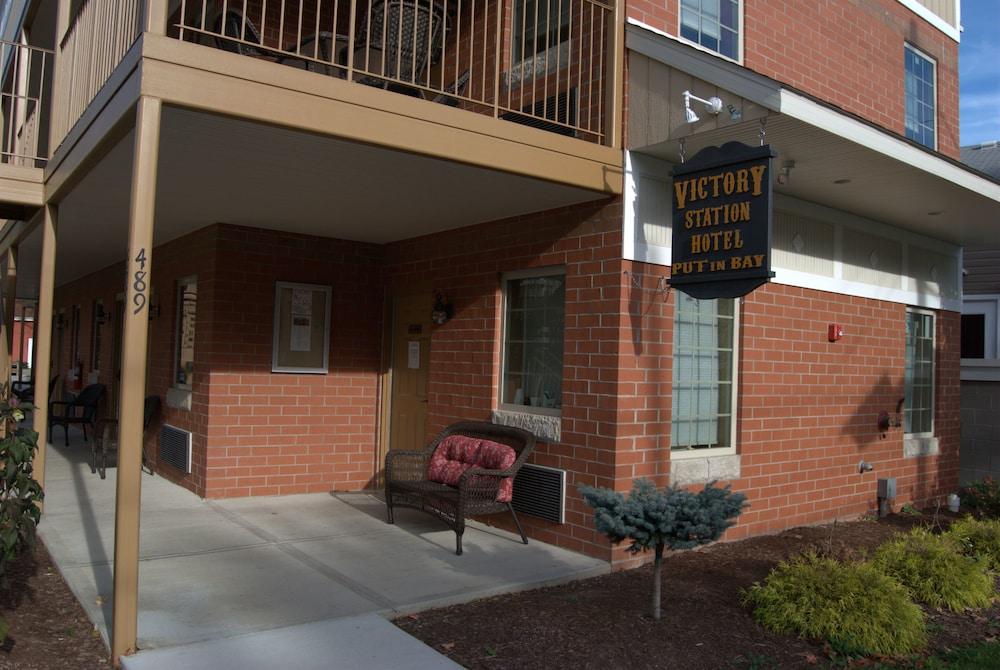 Victory Station Hotel