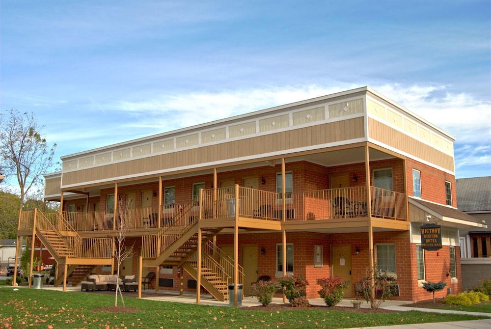 Victory Station Hotel