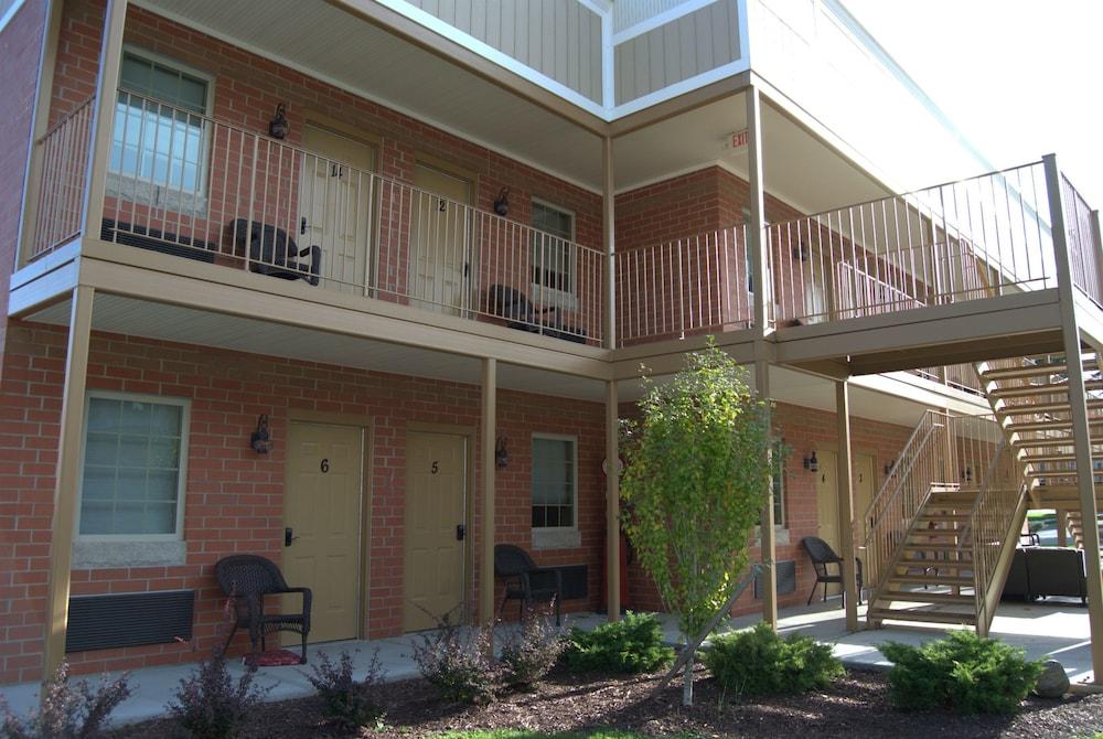 Victory Station Hotel