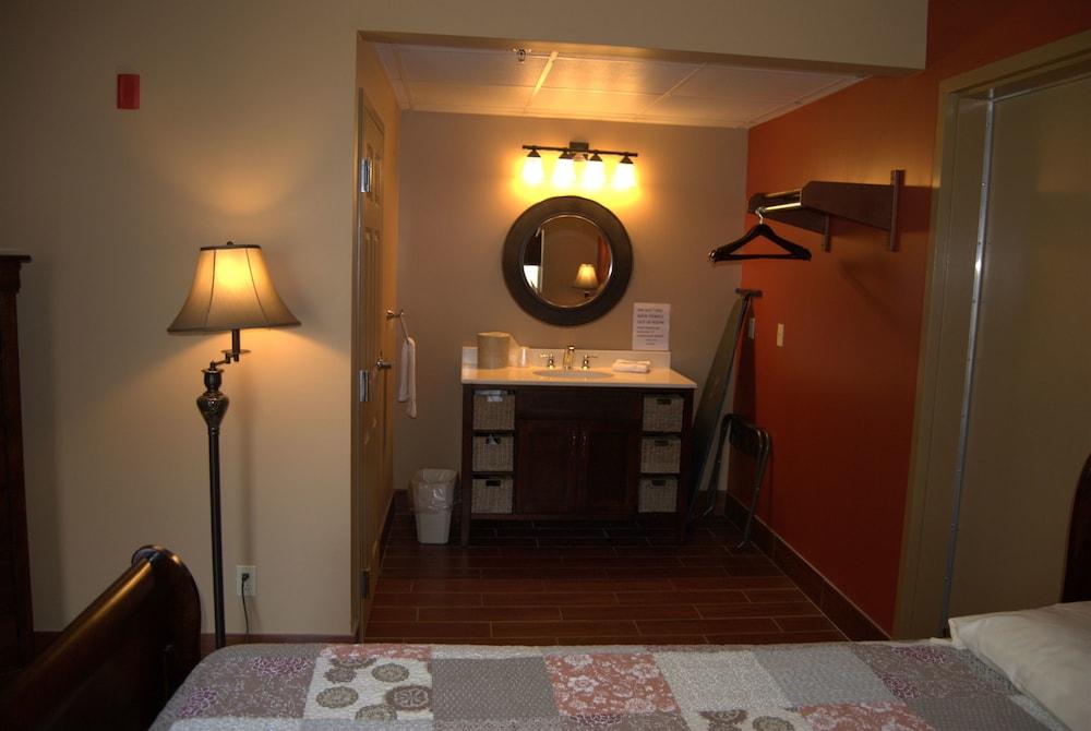 Victory Station Hotel
