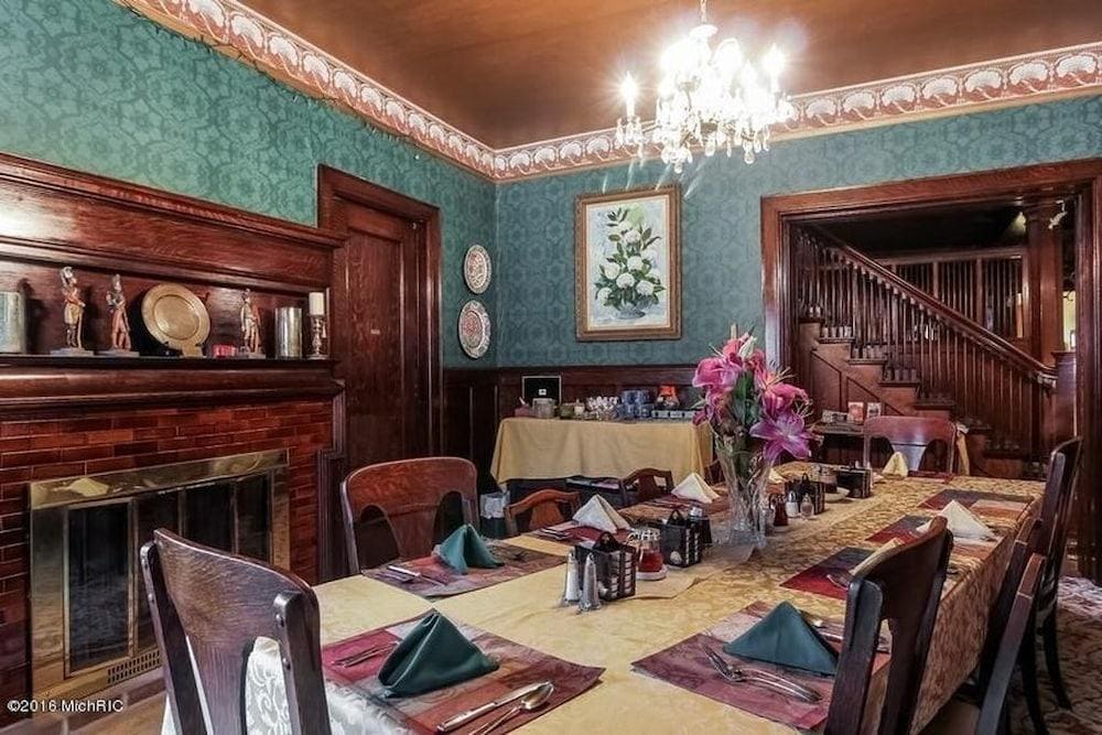 Saravilla Bed and Breakfast