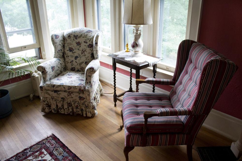 Saravilla Bed and Breakfast