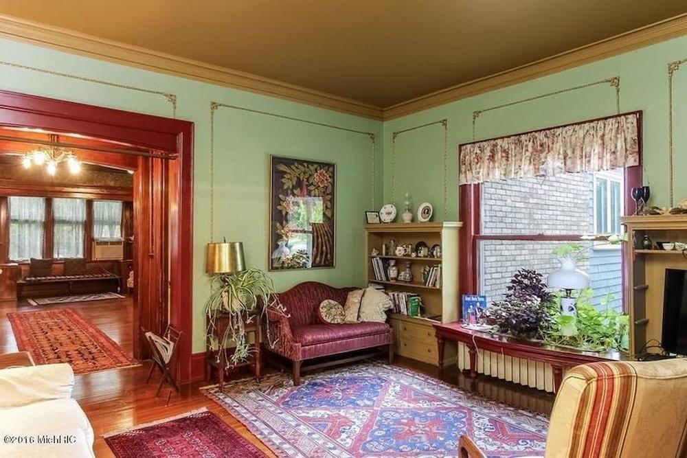 Saravilla Bed and Breakfast