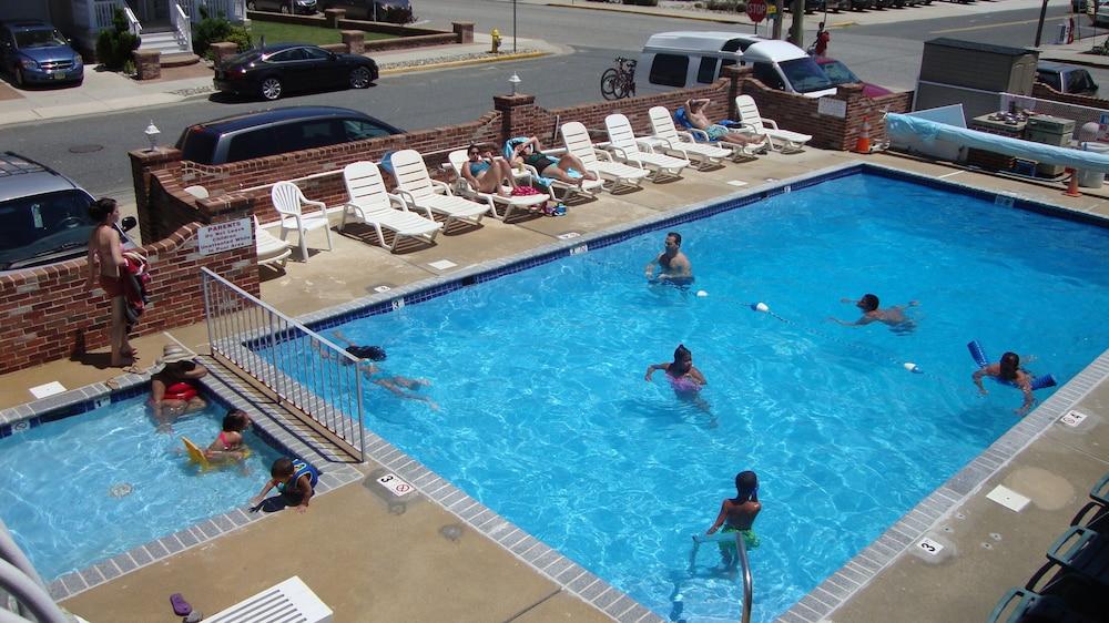 Blue Water Motel
