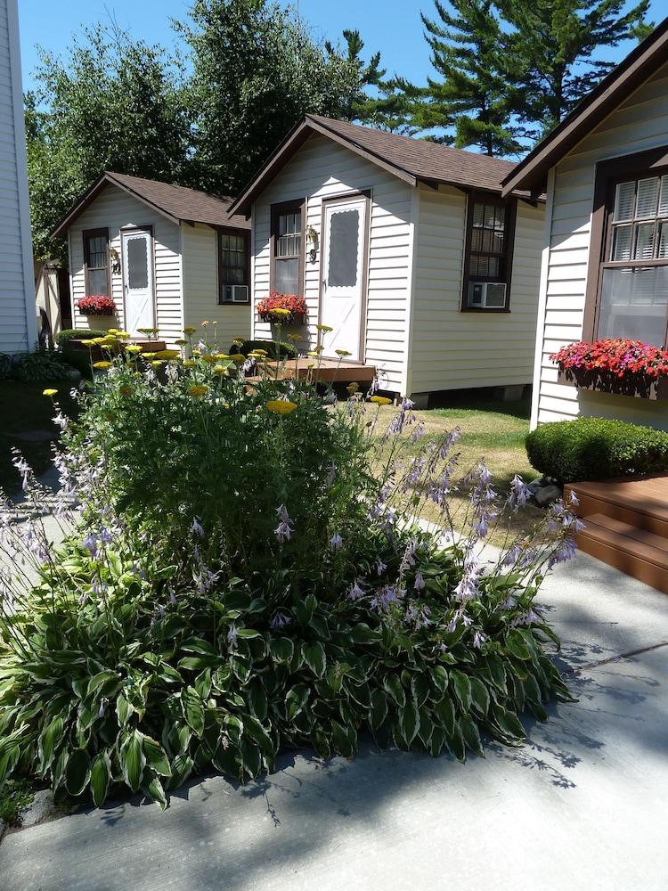 The Beach House of Mackinaw City