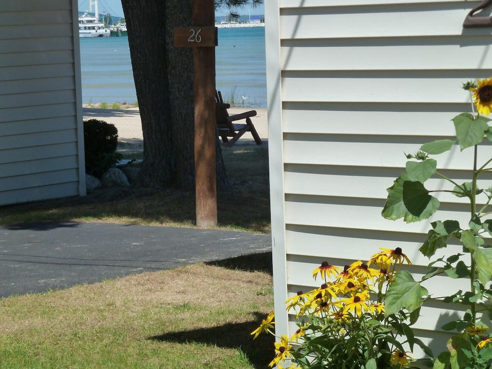 The Beach House of Mackinaw City