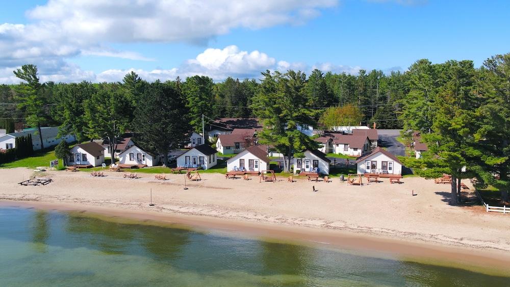 The Beach House of Mackinaw City
