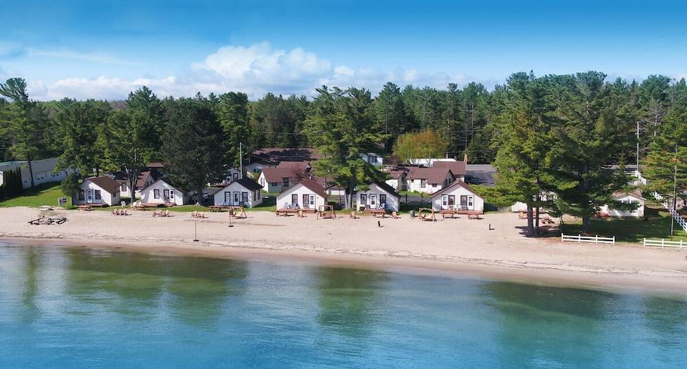 The Beach House of Mackinaw City