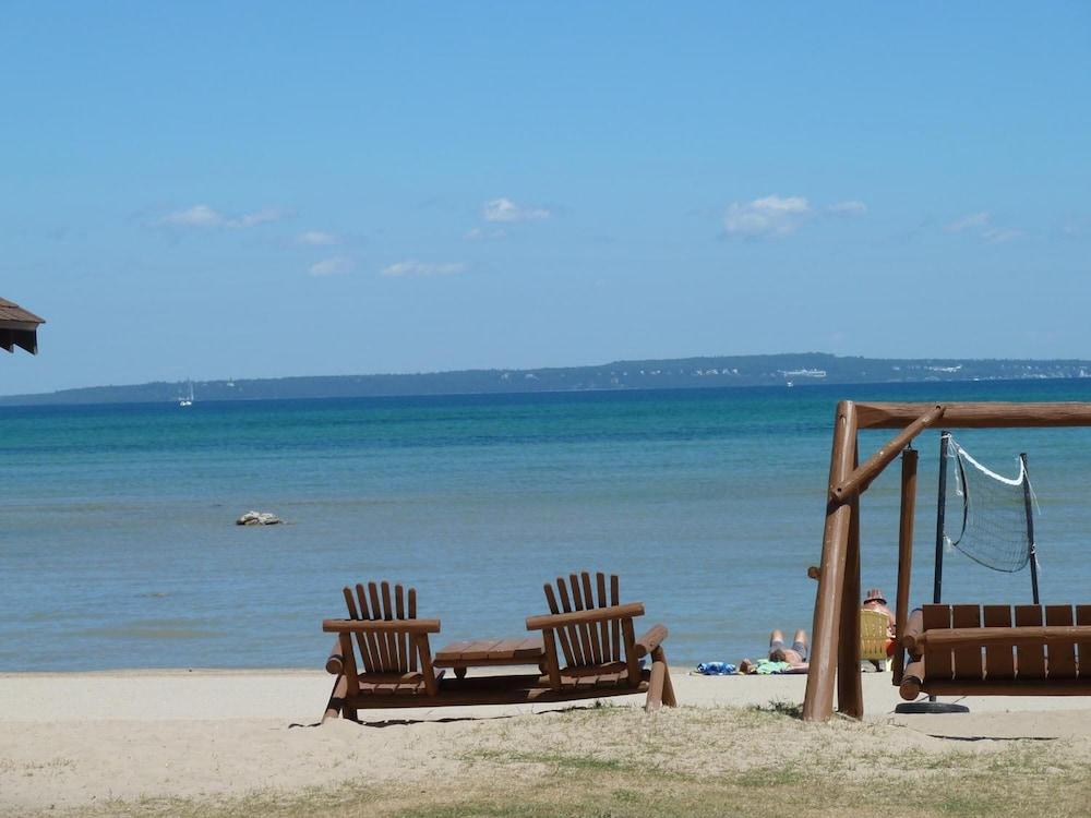 The Beach House of Mackinaw City