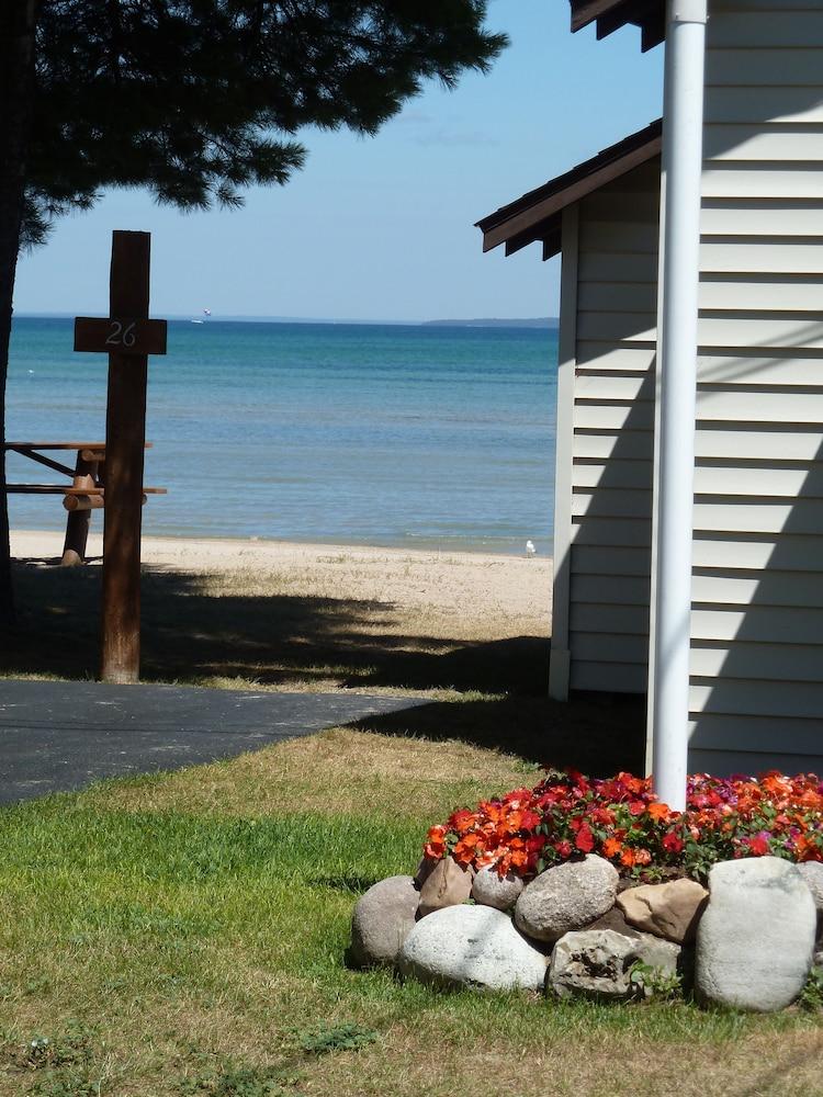 The Beach House of Mackinaw City