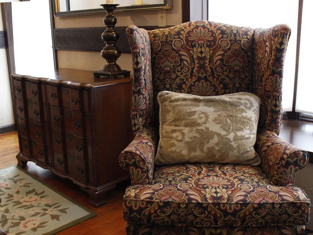 Stone Chalet Bed and Breakfast Inn and Event Center