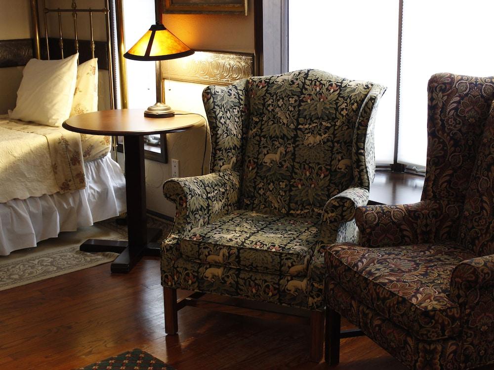 Stone Chalet Bed and Breakfast Inn and Event Center
