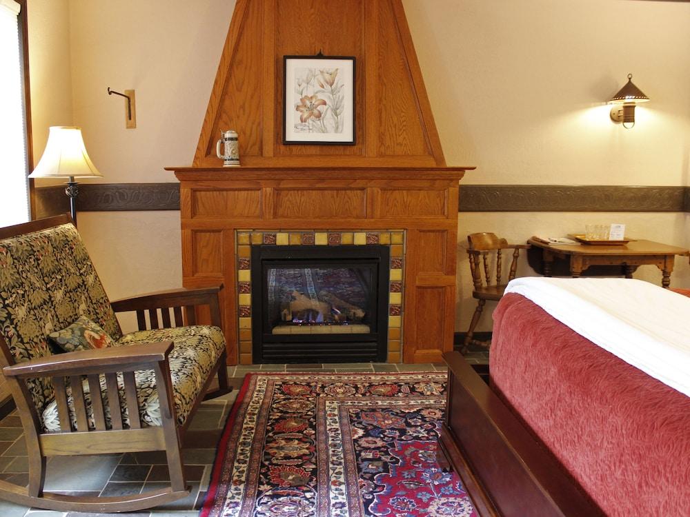 Stone Chalet Bed and Breakfast Inn and Event Center
