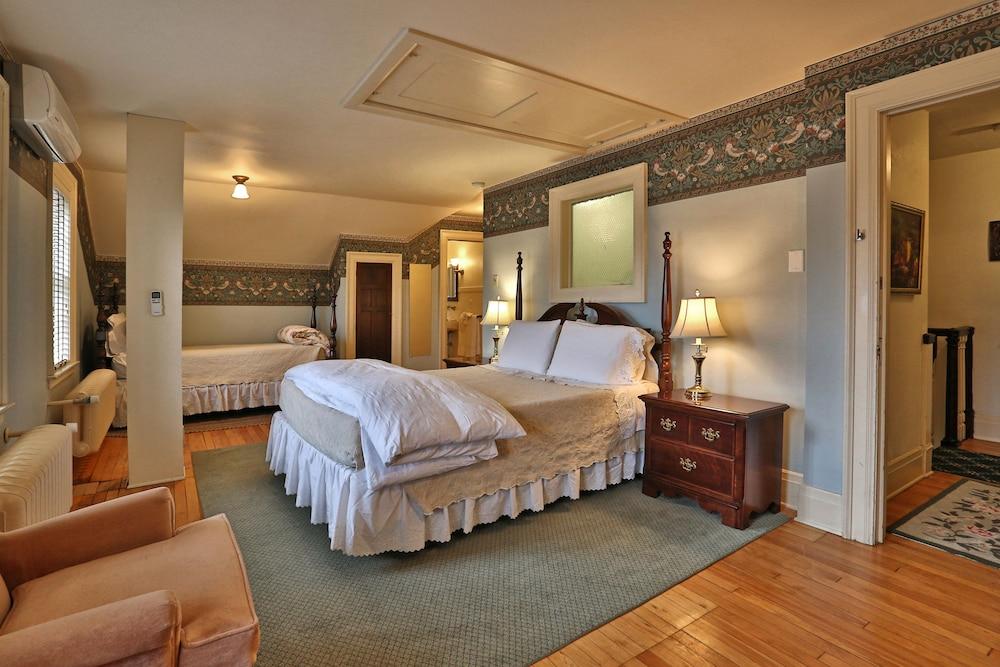 Stone Chalet Bed and Breakfast Inn and Event Center