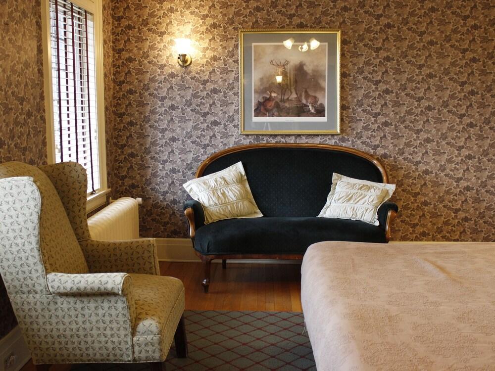 Stone Chalet Bed and Breakfast Inn and Event Center