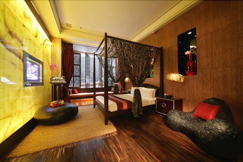 Moonshy Boutique Motel