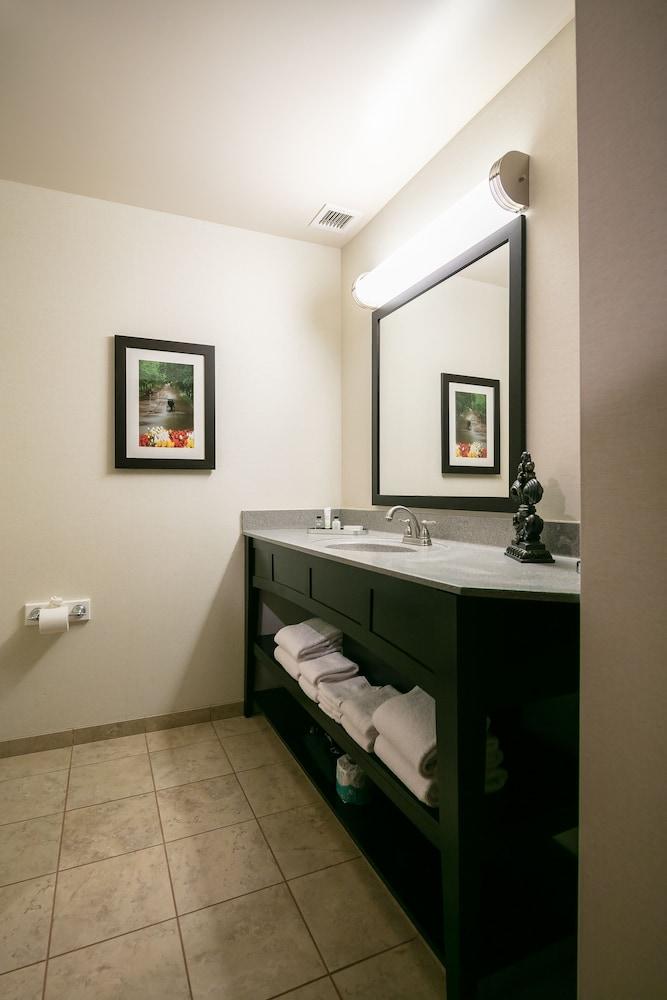 Bicycle Street Inn and Suites