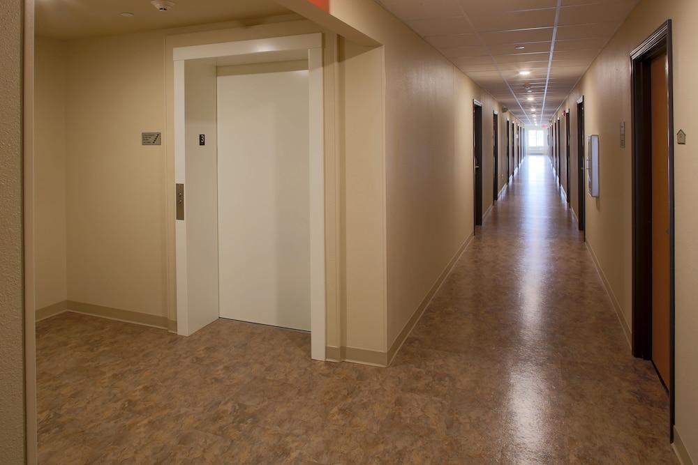 WoodSpring Suites Conroe