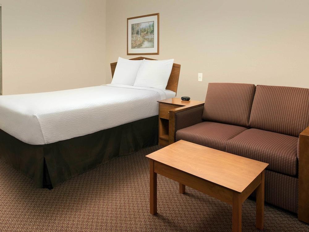 Value Place Kansas City (Lenexa)