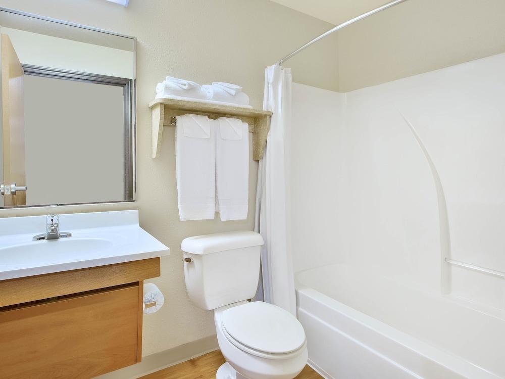 WoodSpring Suites Kansas City Mission