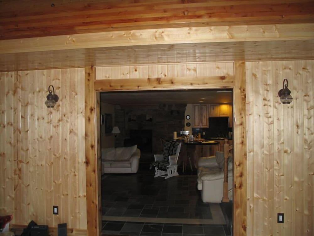 Twin Peaks Lodge and RV Park