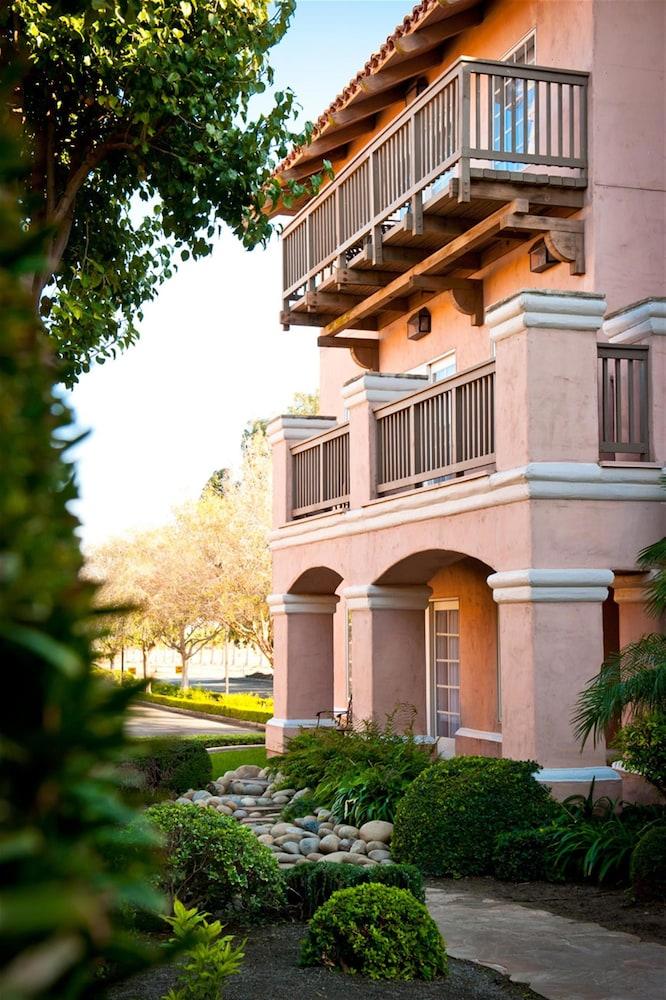 Harris Ranch Inn and Restaurant