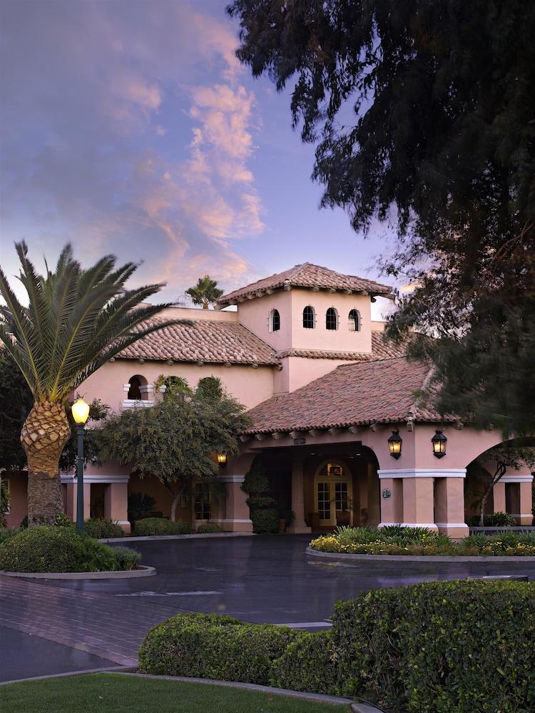 Harris Ranch Inn and Restaurant