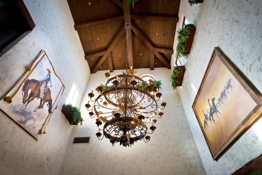 Harris Ranch Inn and Restaurant