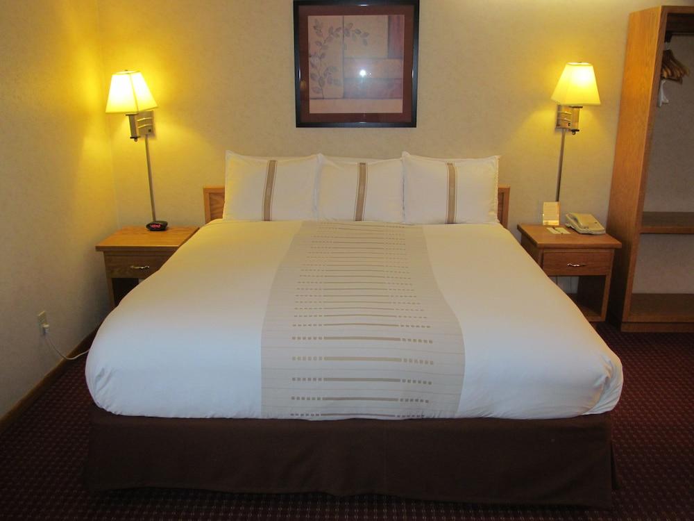 Fireside Inn and Suites