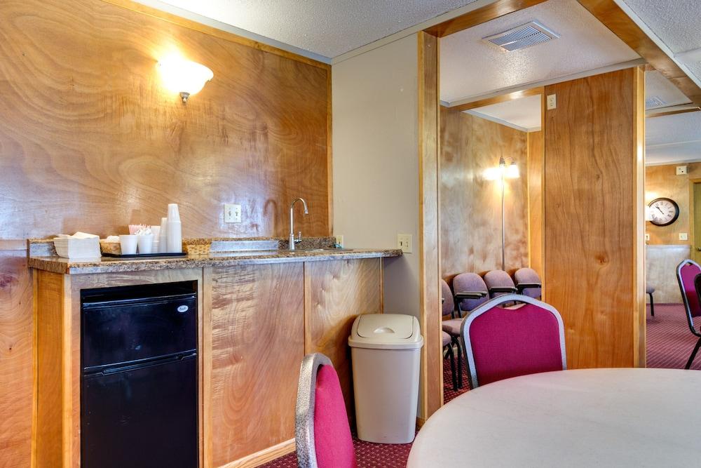 Fireside Inn and Suites