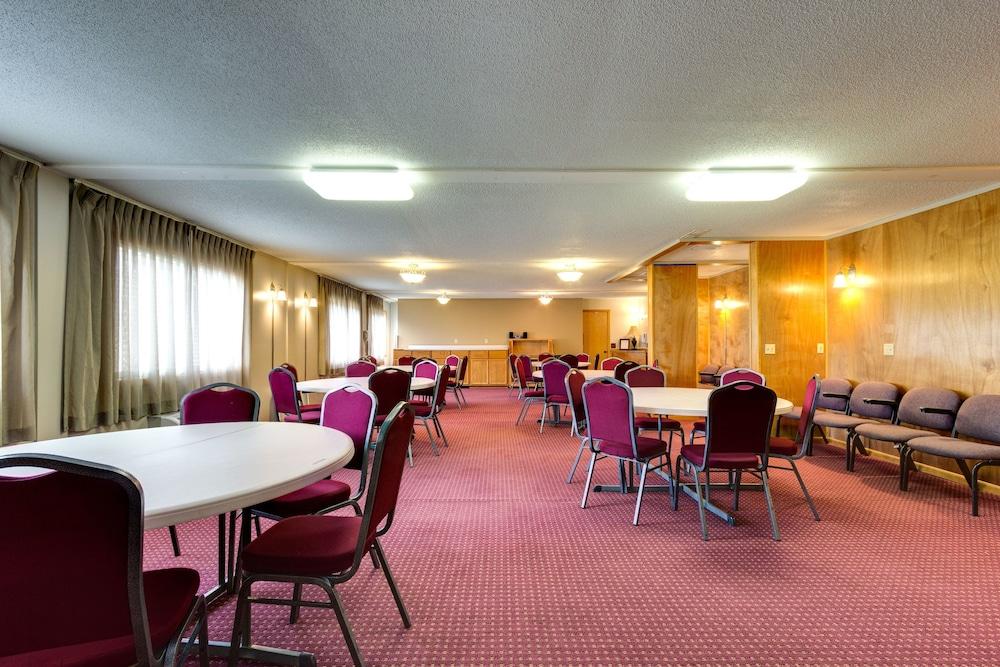 Fireside Inn and Suites