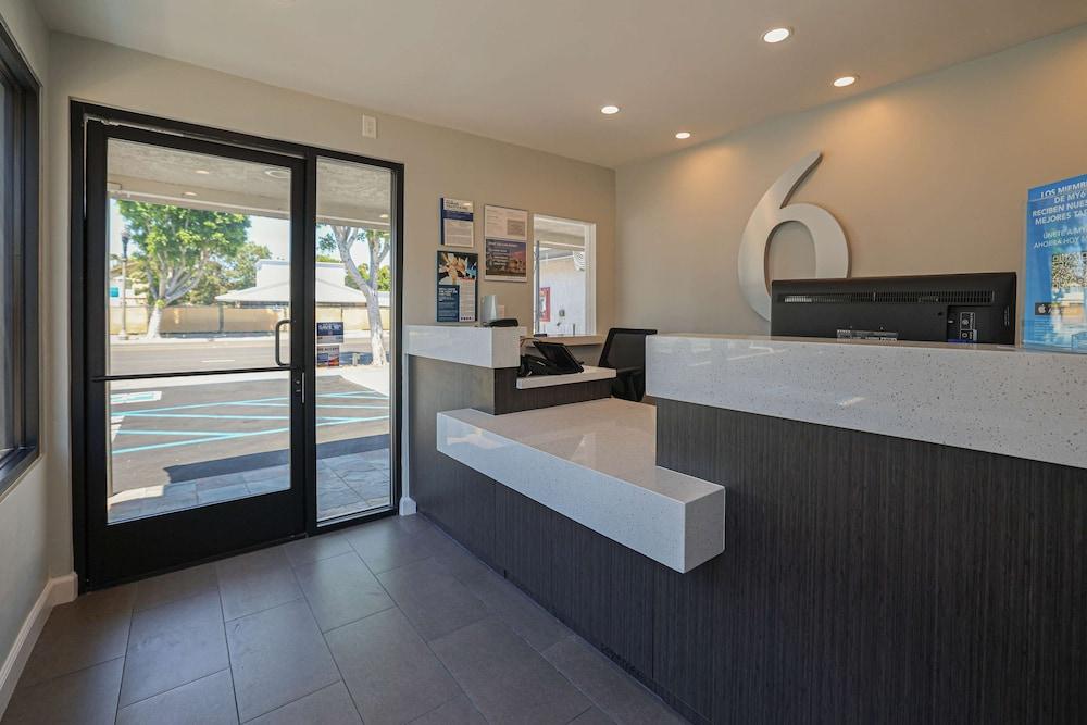 Tustin Motor Lodge