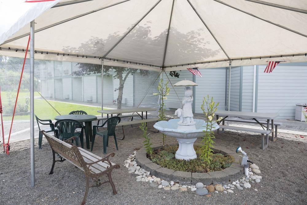 Dew Drop Inn Motel Forks