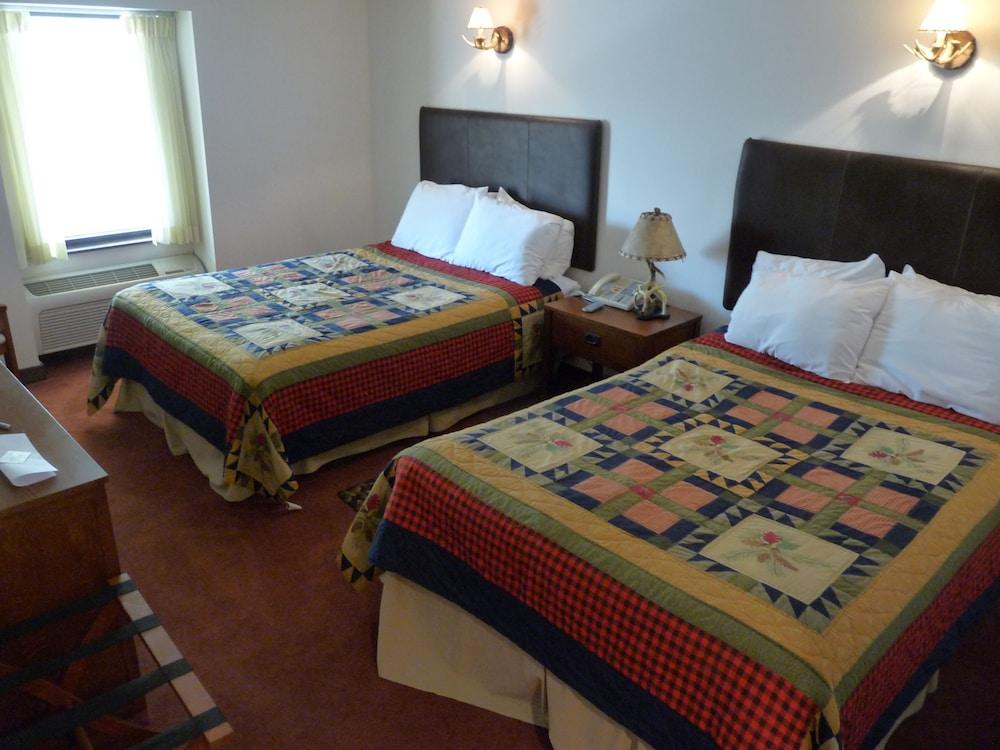 Riverbank Lodge