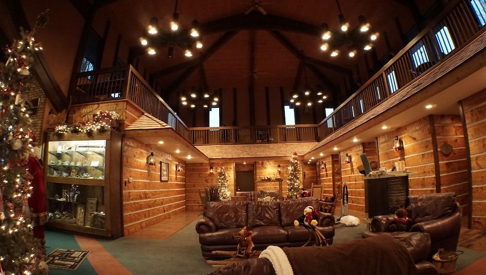 Riverbank Lodge