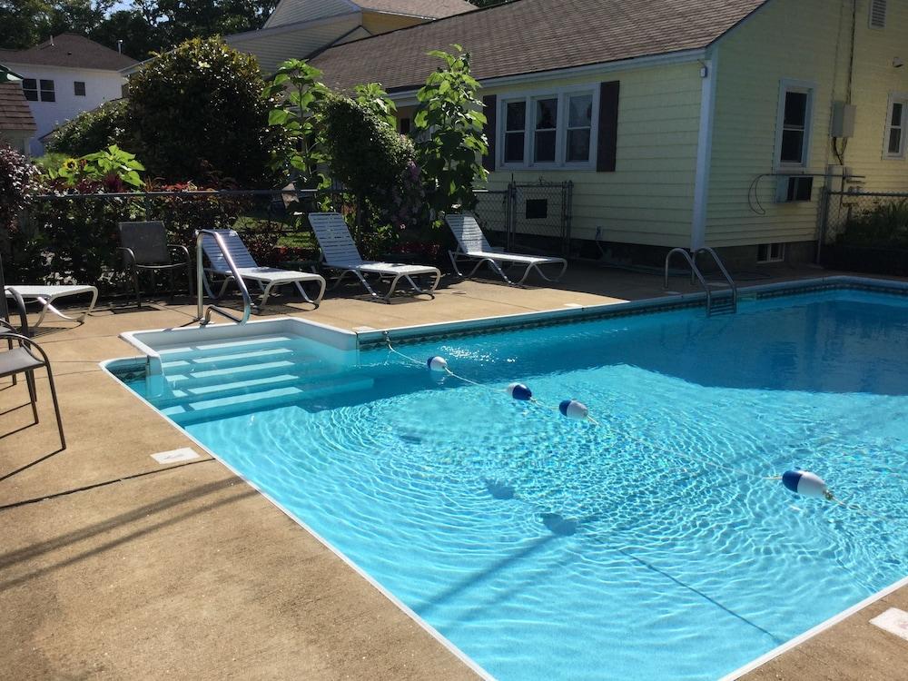 Bay Top Motel