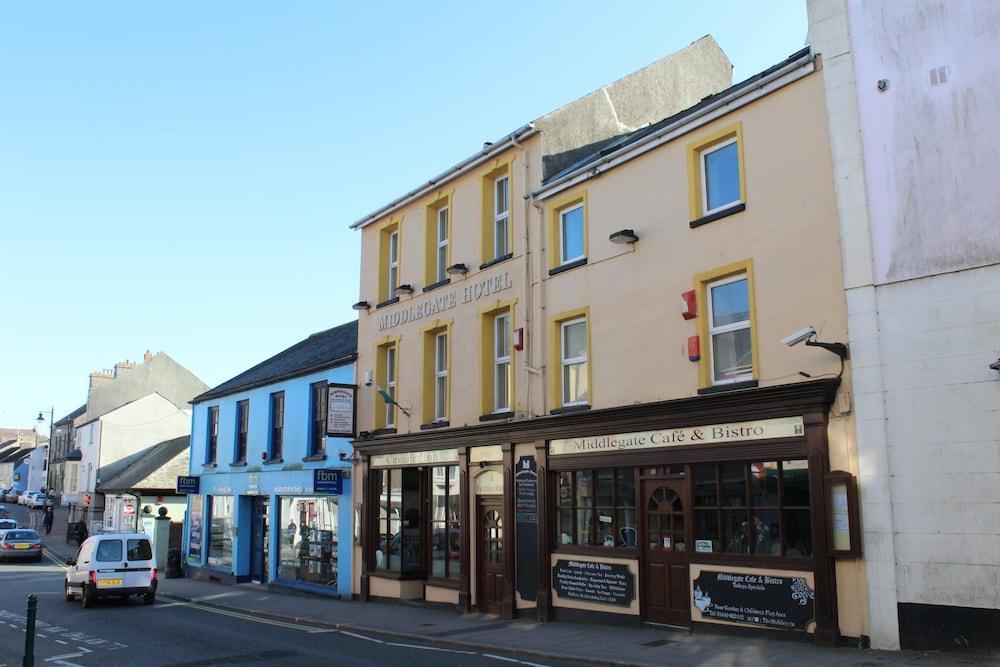 The Middlegate Hotel