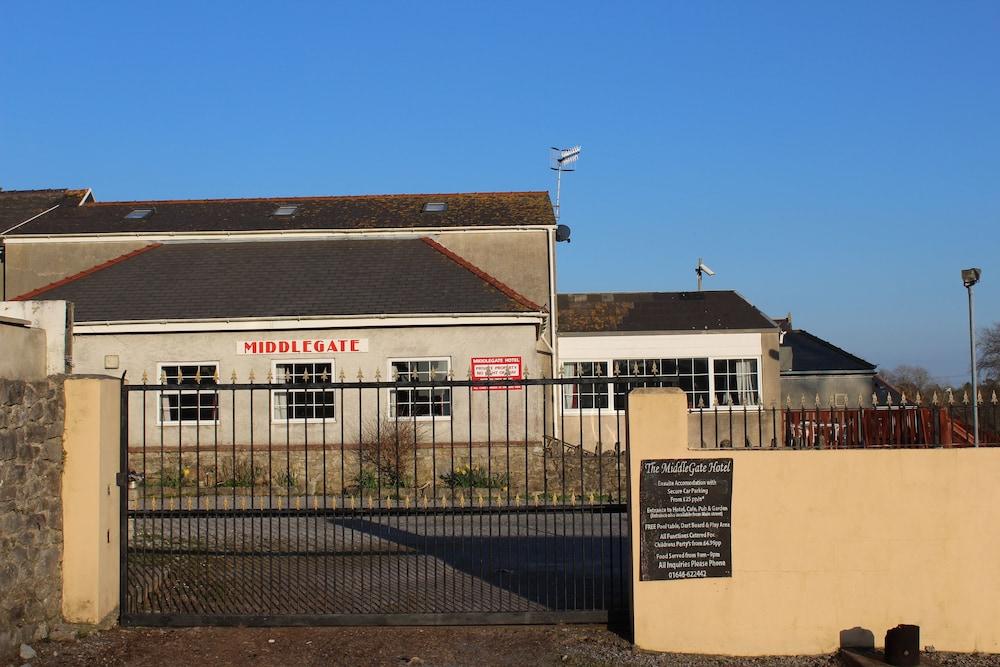The Middlegate Hotel